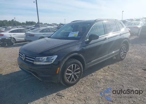 2020 Volkswagen Tiguan 2.0T Se/2.0T Se R-Line Black/2.0T Sel z USA, uszkodzony, nr VIN 3VV2B7AXXLM042671